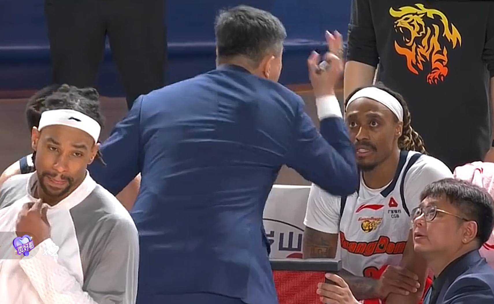 领先18分输球！杜锋点评一针见血，批评了广东队4名球员