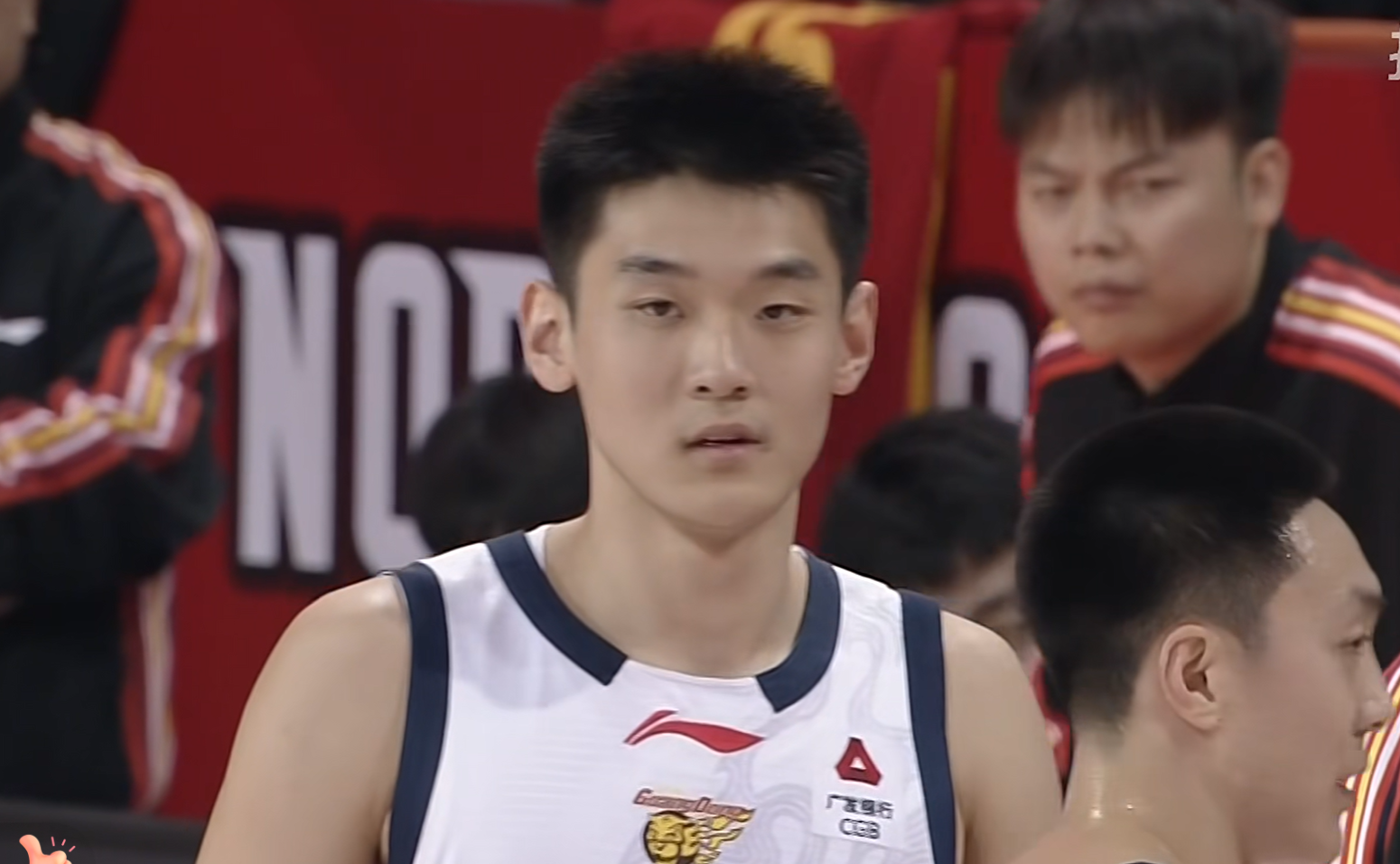 领先18分输球！杜锋点评一针见血，批评了广东队4名球员