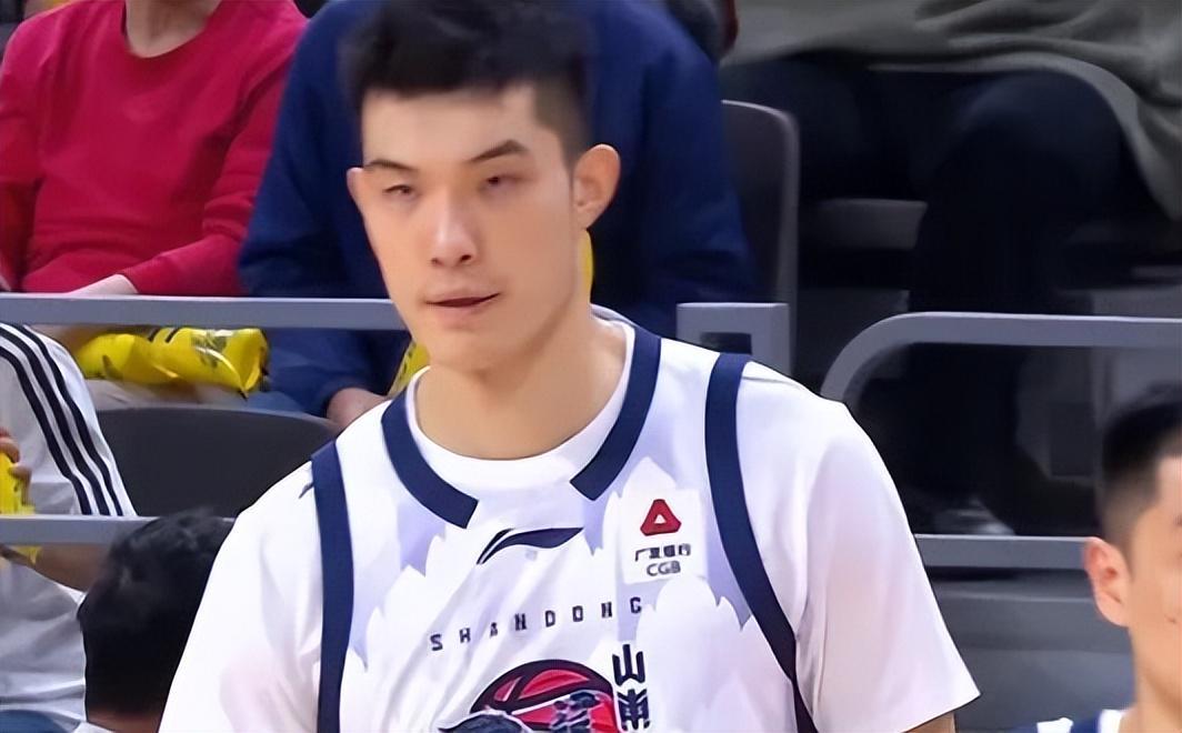 两外援难留队，谢智杰数据挂零，国内轮换差距大，邱彪无人可用！
